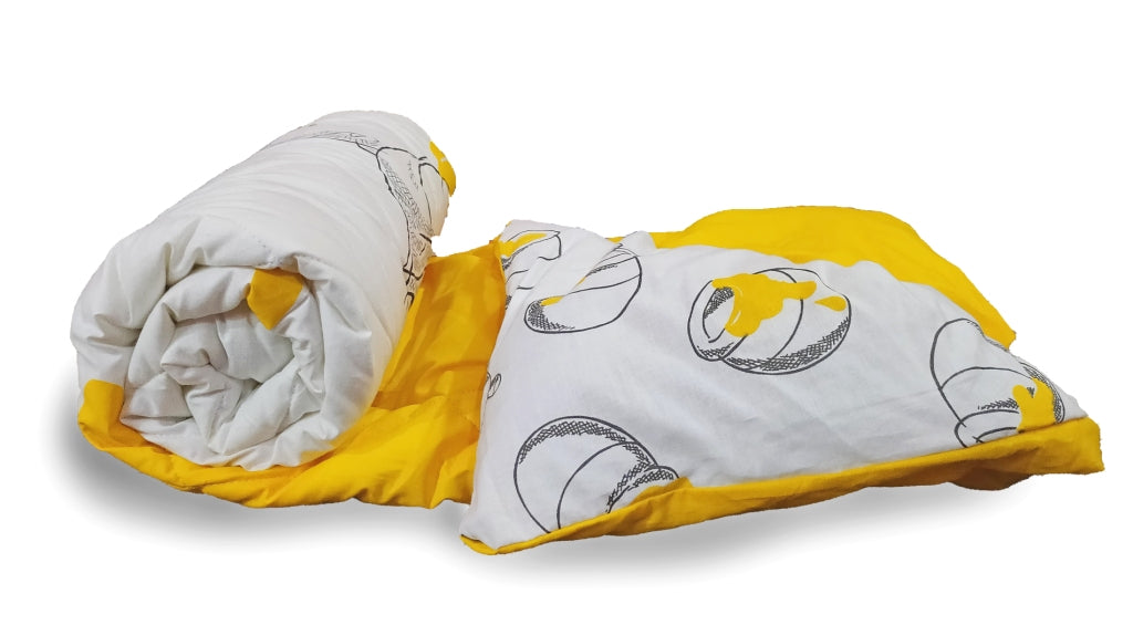 Winnie the Pooh 100% Cotton Honey Comforter - Toddler Size ( 150 x 100 cms) - Reversible Design